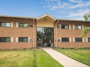 7413 Brookdale Dr APT 207, Darien, IL
