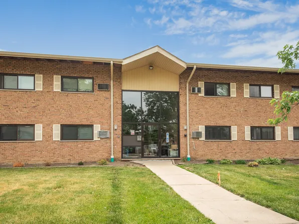7413 Brookdale Dr APT 207, Darien, IL 60561