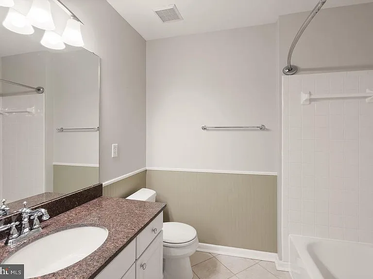 917 Rolfe Pl — Photo 46