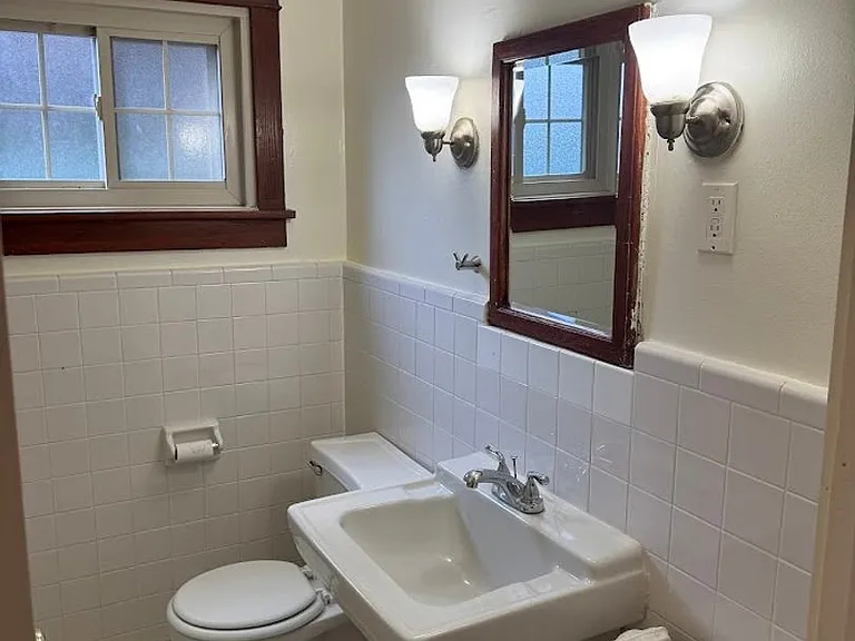 1331 Shady Ave — Photo 15