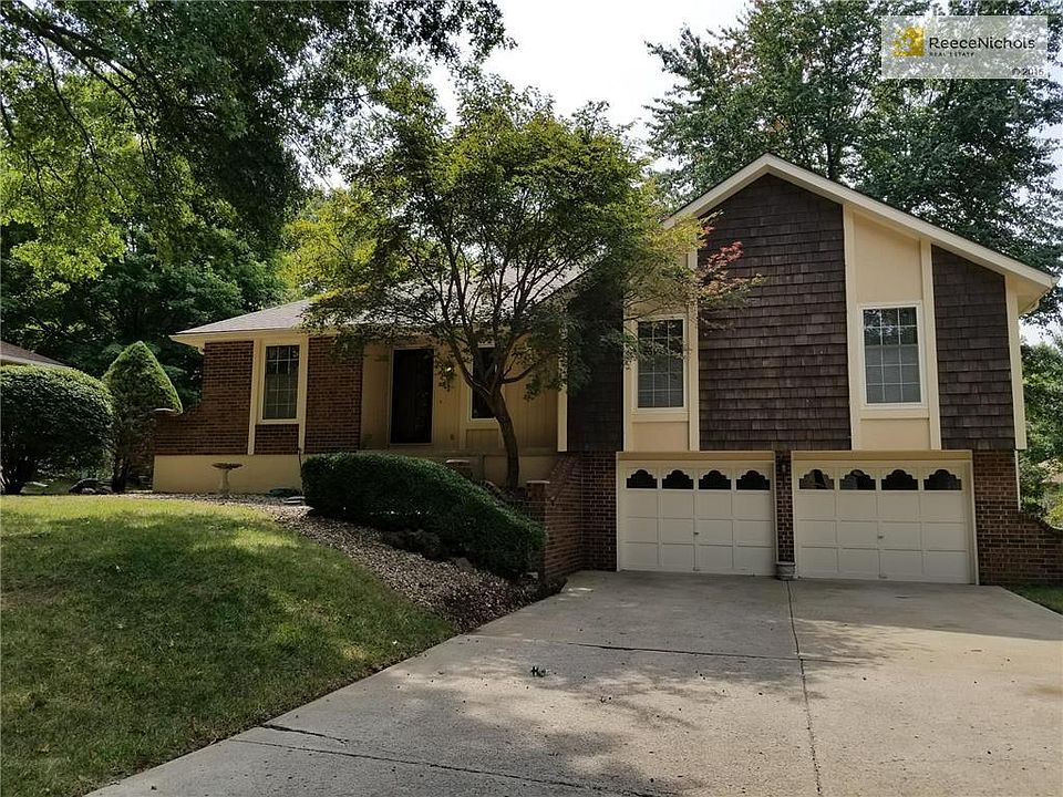Brand new roof on this great raised ranch.  Great location