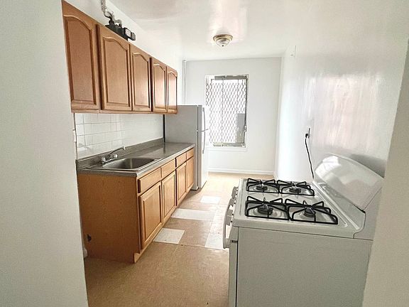 3rd image of 3599 Bainbridge Ave APT 5G