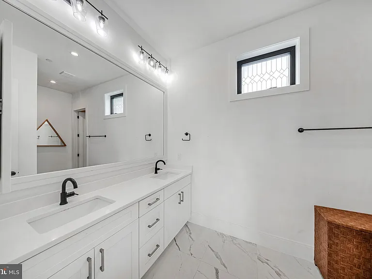 1462 Chapin St NW #8 — Photo 23