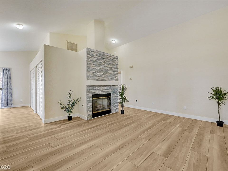 1st image of 1632 N Torrey Pines Dr Unit 101