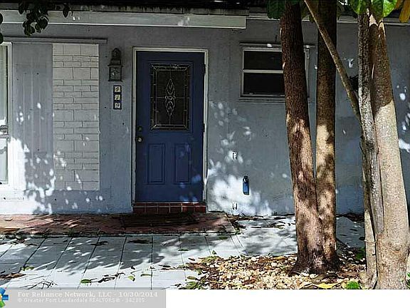 4th image of 419 SW 8th Ter