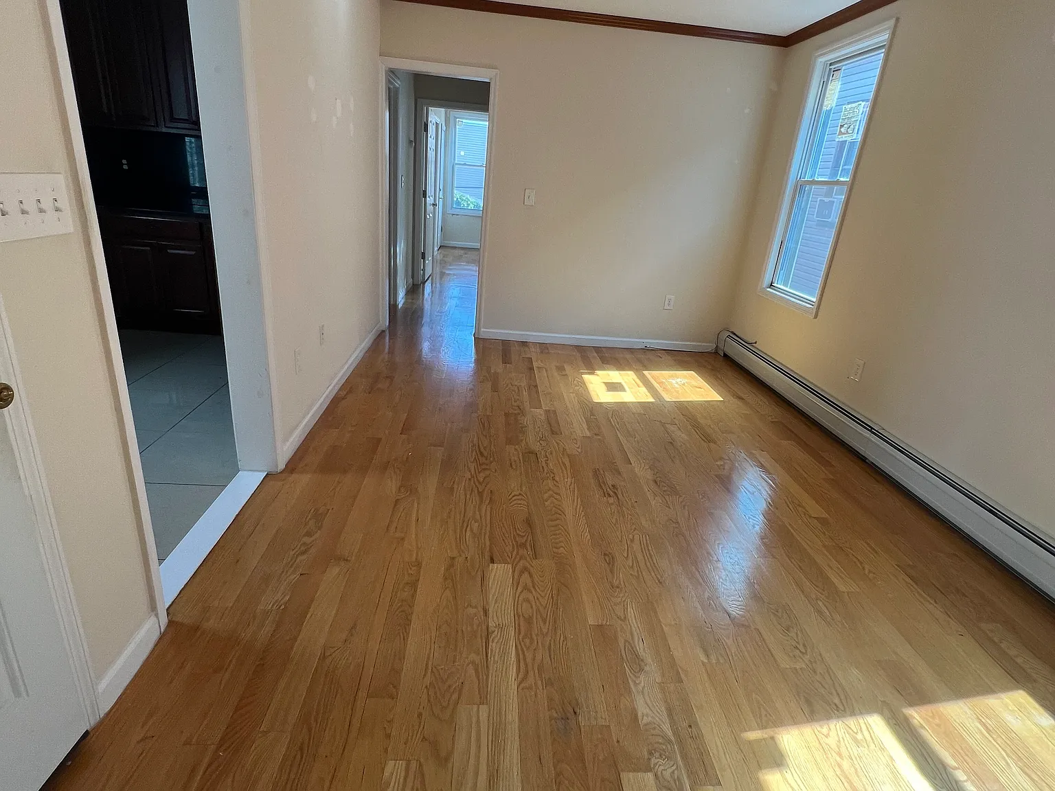 3 bed, 2000 sqft, $2,500 — Photo 4
