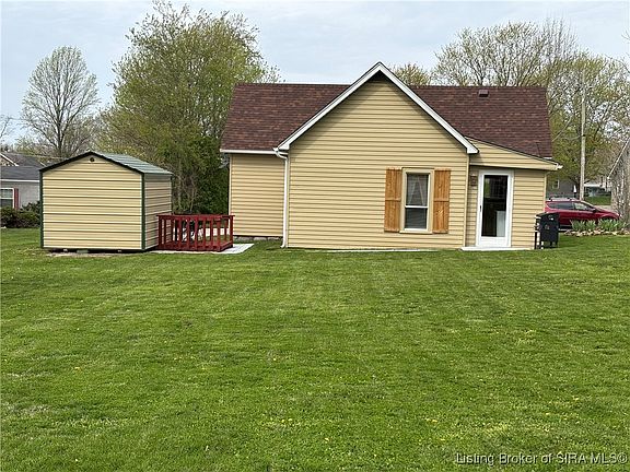 3rd image of 903 N College Avenue