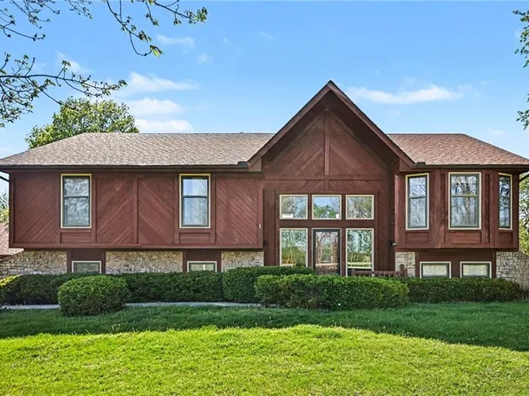 15800 Rule Ln, Smithville, MO 64089