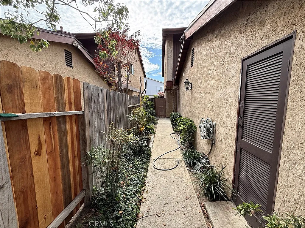 3 bed, 2.5 bath, 1485 sqft, $3,500 — Photo 4