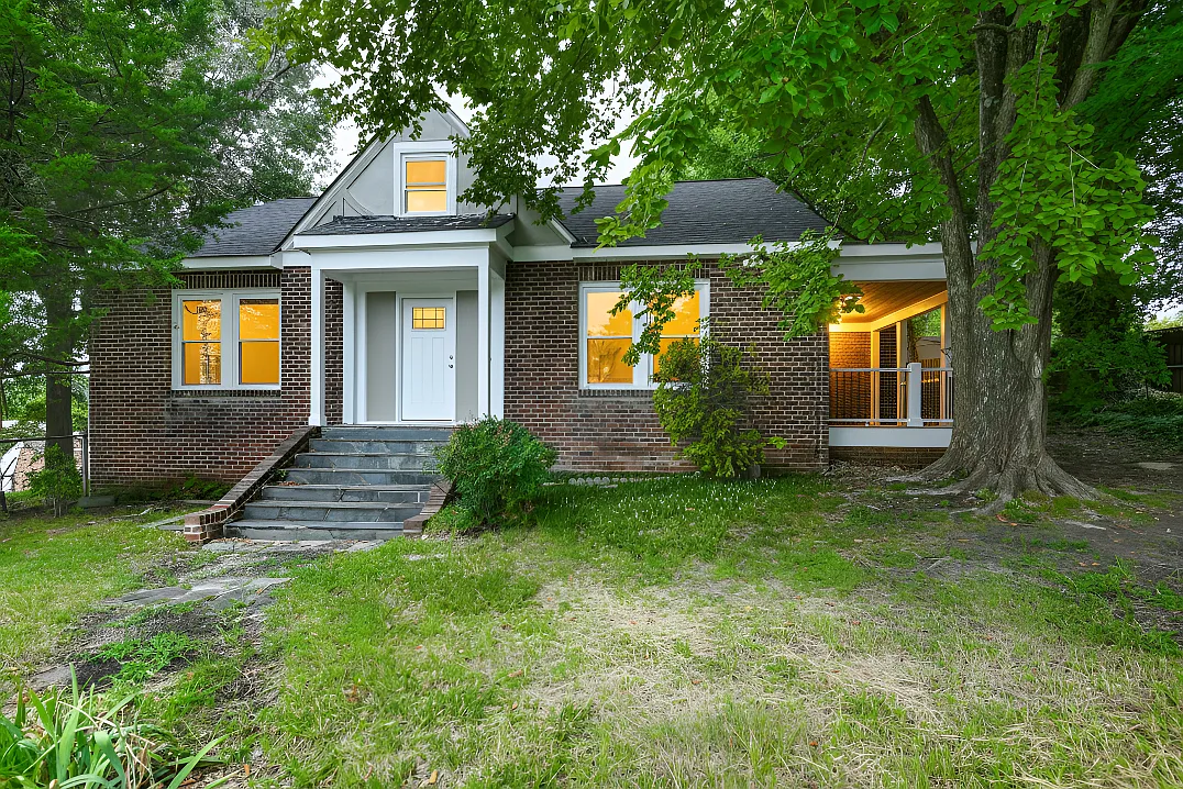 3 bed, 1675 sqft, $2,200 — Photo 1