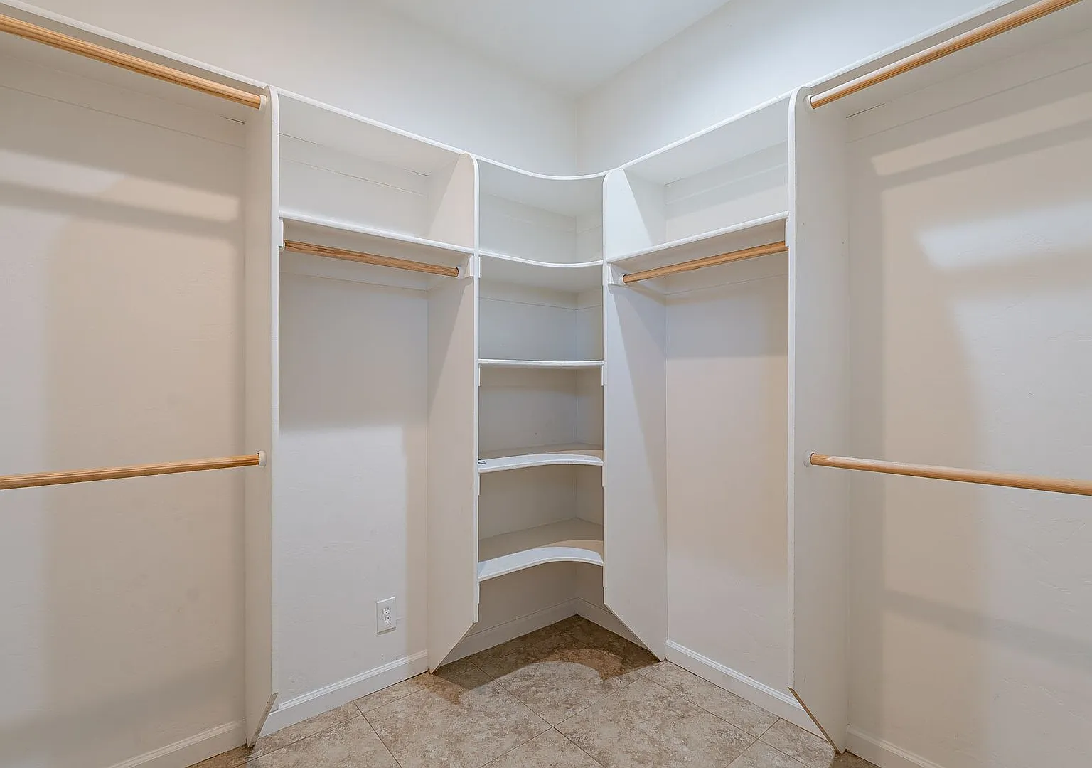 821 E. Mabel St. — Photo 4