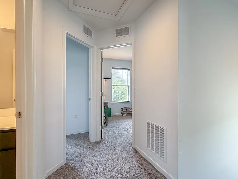 37 Southside Dr — Photo 15