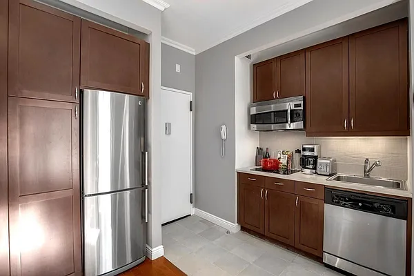 Rented by REAL New York | media 9