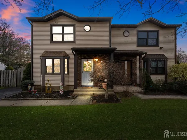 6 Isaac Dr, Dayton, NJ 08810