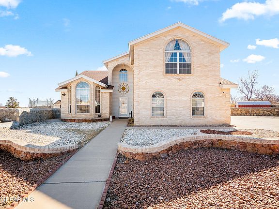 3rd image of 4572 Loma Linda Cir