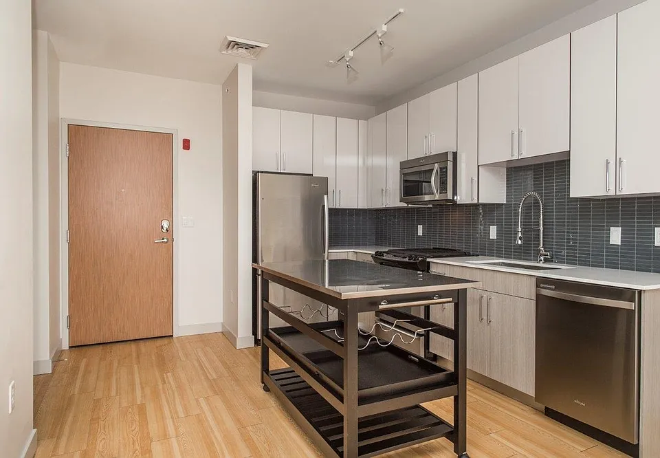339 D St #10