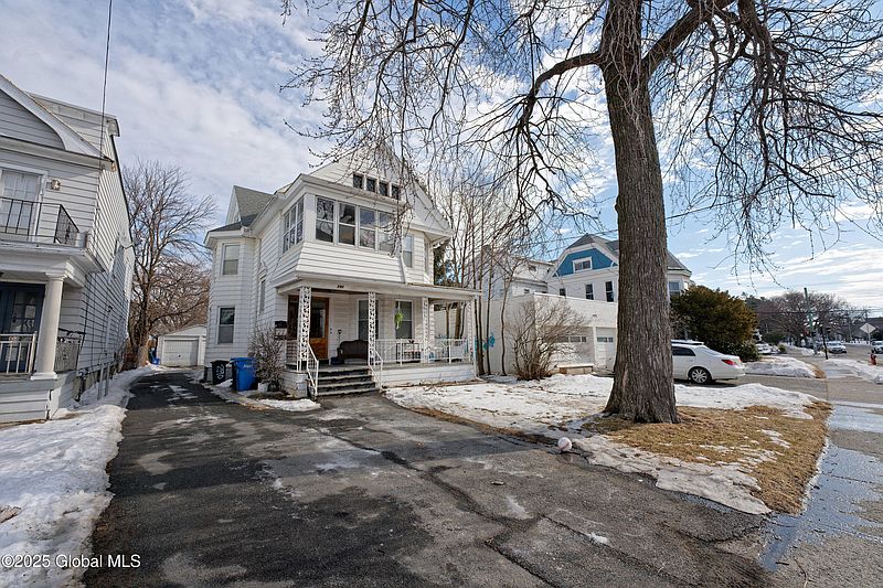 3rd image of 290 Manning Boulevard