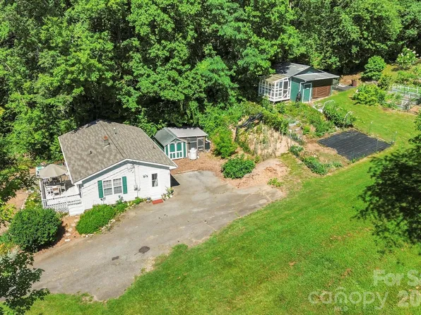 658 Enka Lake Rd, Candler, NC 28715