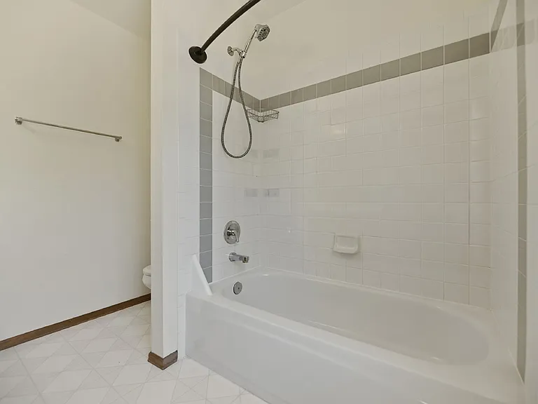 1321 W 132nd Pl — Photo 20