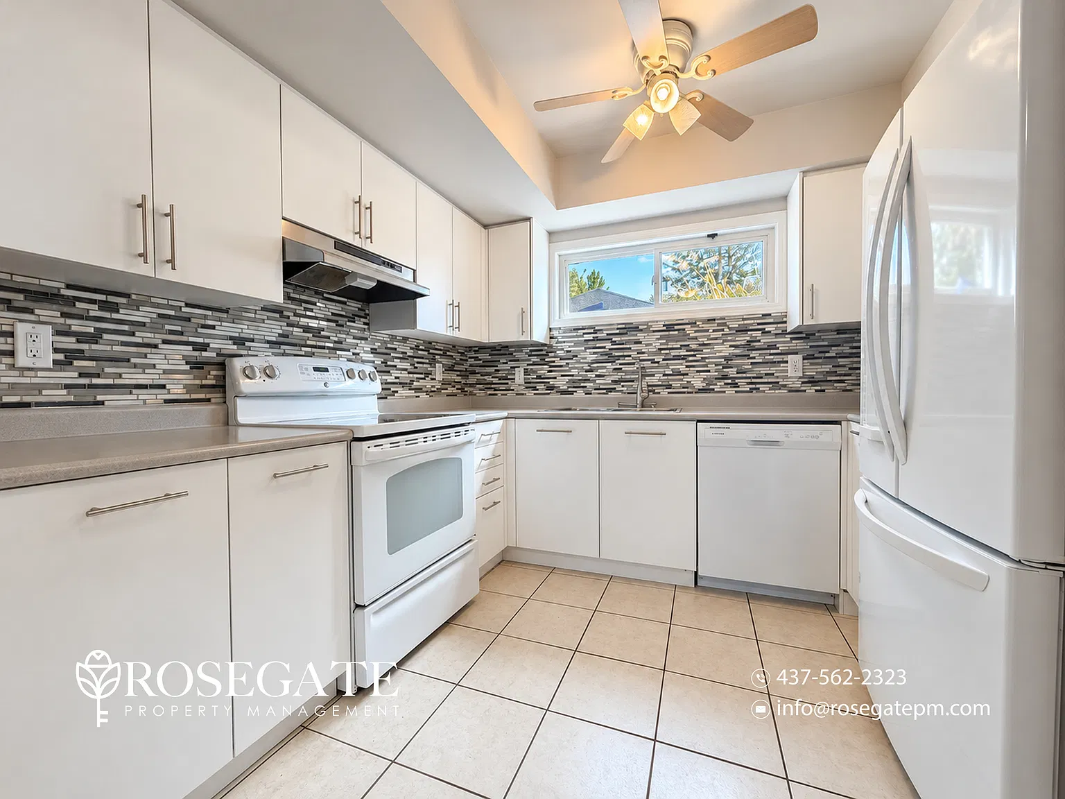 245 Ferndale Drive South Barrie — Photo 2