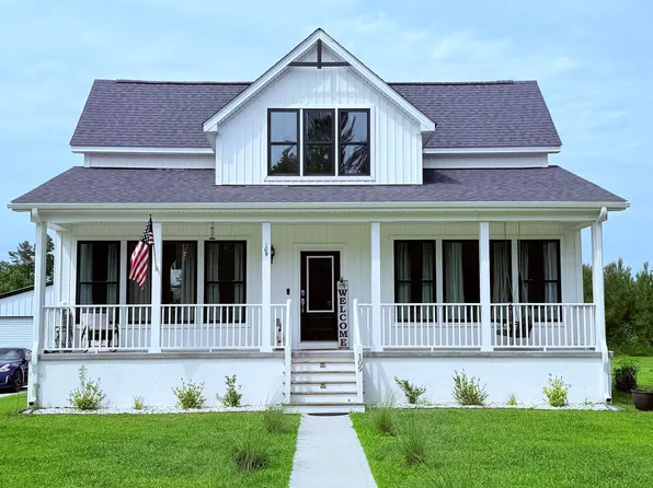 109 Dotson St, Harleyville, SC 29448