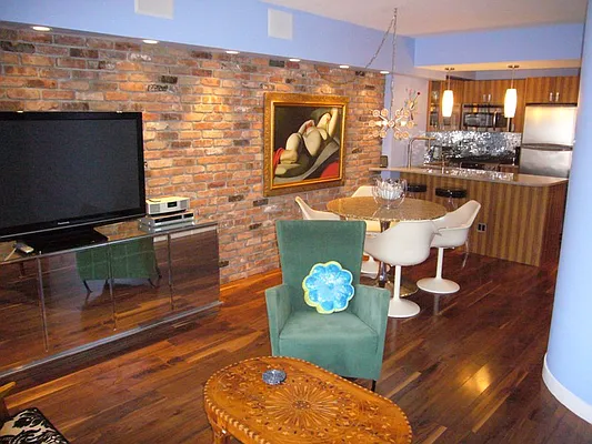 Sold by Barshay Brokerage | media 10