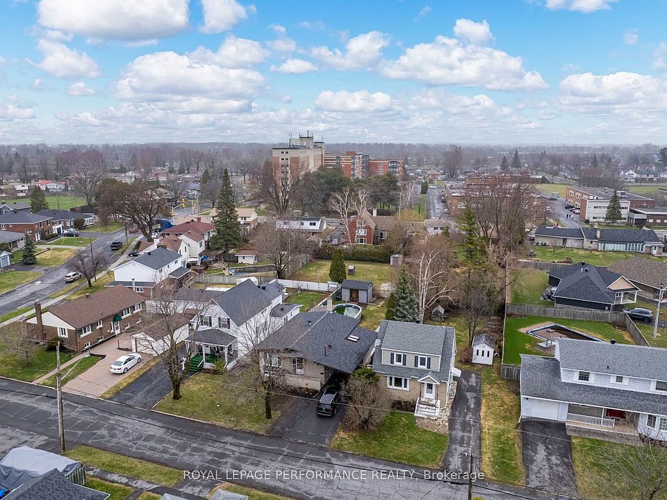 1st image of 320 Baldwin Ave
