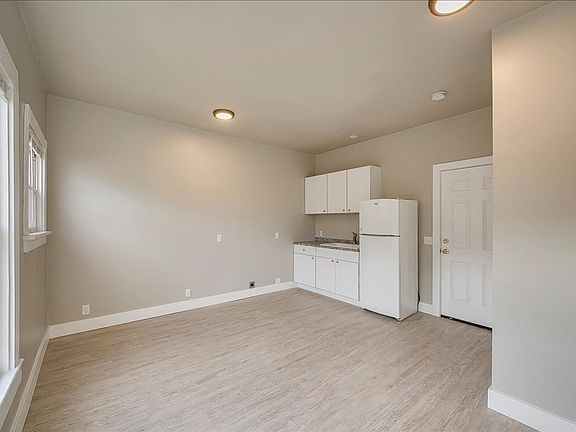 3rd image of 1315 W Jefferson St APT 4