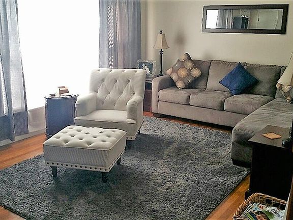 3rd image of 655 Bayridge Blvd