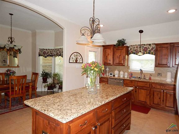 5th image of 2042 Old Oak Dr