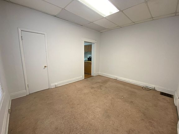 4th image of 40-42 Chittenden Ave #40-2