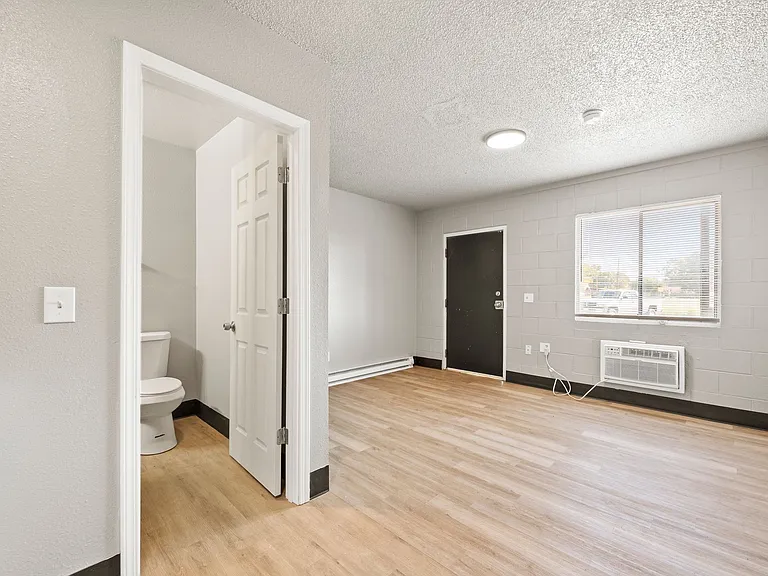 2153 Stevens Dr — Photo 10
