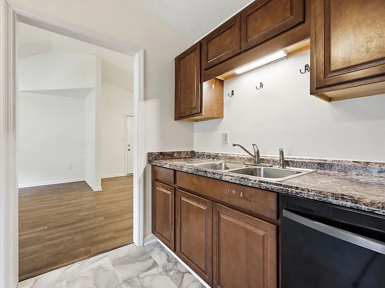 3021 Steeple Chase Ct — Photo 6