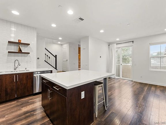 5th image of 2188 Cosmo Way