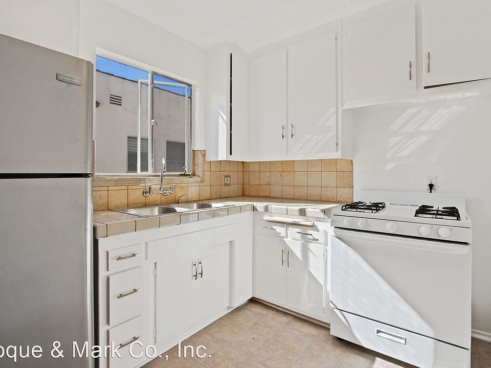 1st image of 907 S Holt Ave APT 3