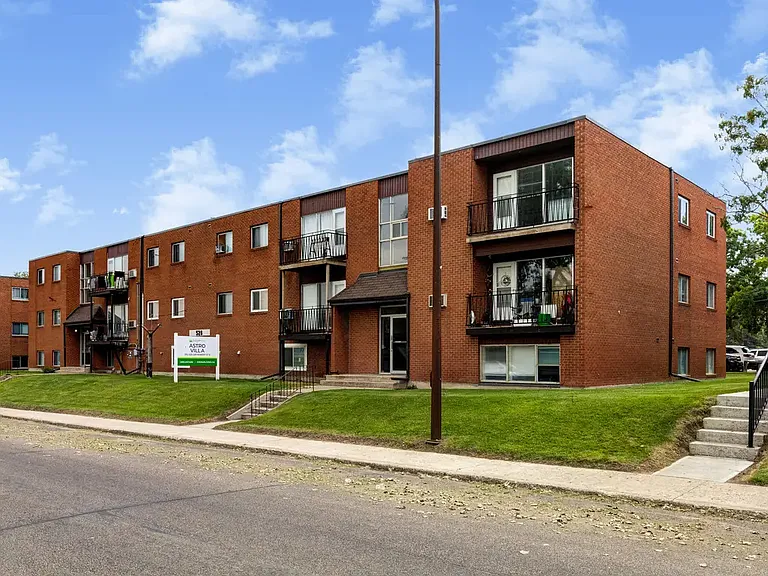 510 Robert St E — Photo 31