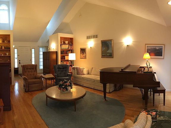 2nd image of 5037 W Bluffview Dr