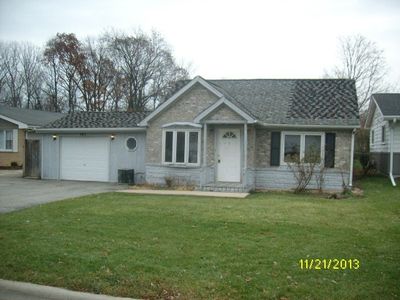145 Ash Ave, Wood Dale, IL, 60191