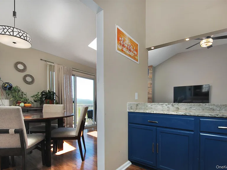 18 Lexington Hl #12 — Photo 23