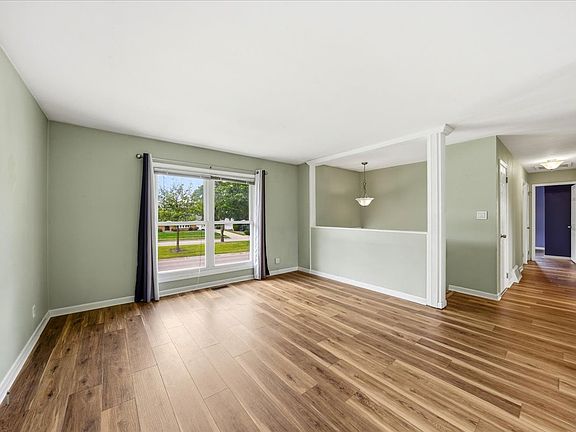2nd image of 315 S Park Blvd