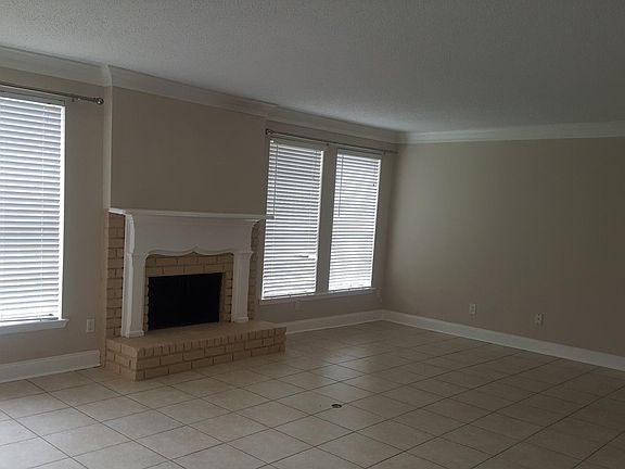 4th image of 912 Saint Julien Dr