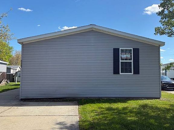 3rd image of 33444 Gladiola Ct