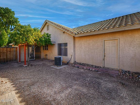 3rd image of 3770 W Koshare Ln