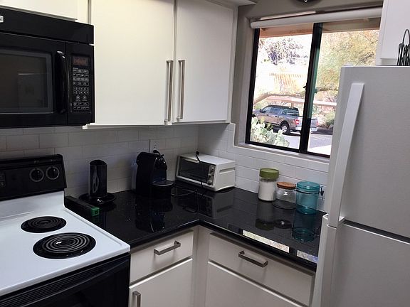 Kitchen to the Right