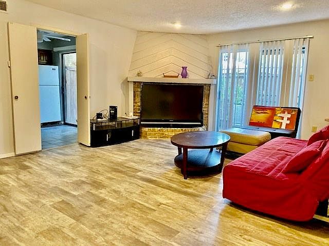 1st image of 887 Dublin Dr APT B