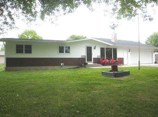 N6634 Juniper Rd, Elkhorn, WI 53121