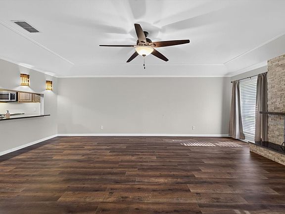 2nd image of 646 Saint Charles Ct