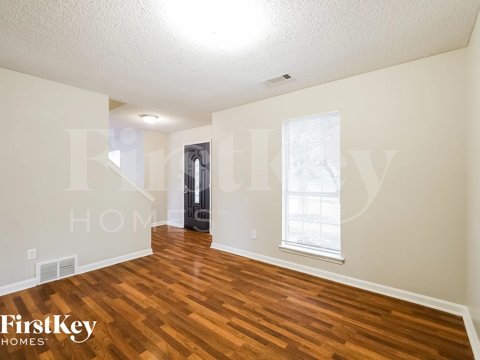 4 bed, 2.5 bath, 2190 sqft, $2,030 — Photo 3