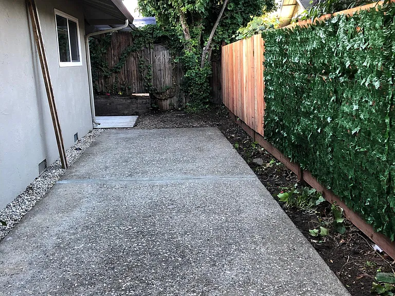 511 Thompson Ave #D — Photo 12