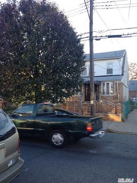 2nd image of 10940 121st St
